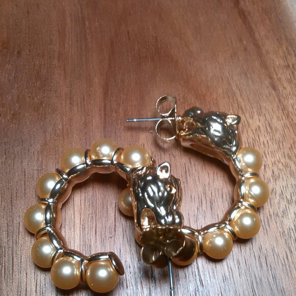 Golden Shell Pearl and Leopard Lock Goldtone Half Hoop Earrings - Picture 5 of 16